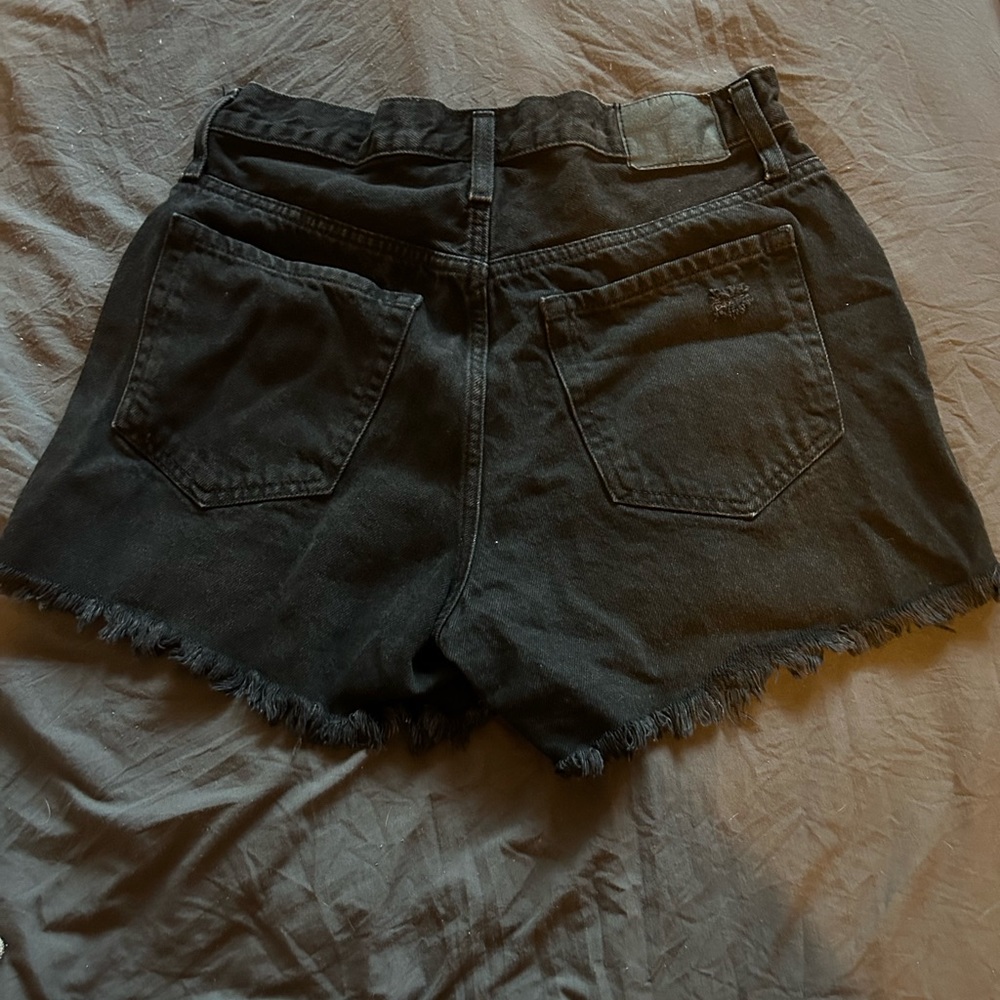 Black 90s high rise cut off